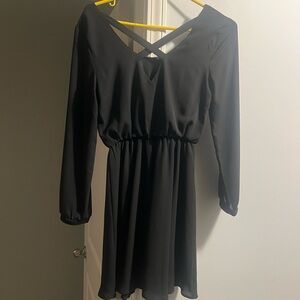 Elegant Black Long Sleeve Dress with crossing on the back
